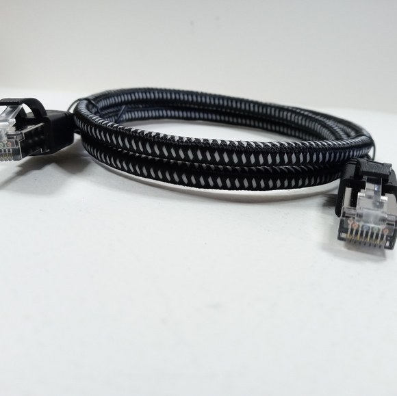 Amazon Basics Cat 7 Braided High-Speed Gigabit Ethernet Patch Internet Cable 3ft - Picture 2 of 5